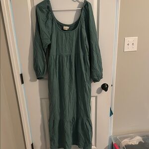 Universal Thread Green Long Sleeve Dress